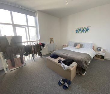 2 bedroom flat to rent - Photo 4