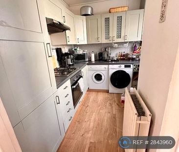 2 bedroom maisonette to rent - Photo 3