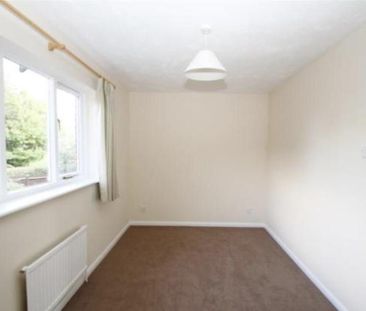 2 bedroom semi-detached house to rent - Photo 2