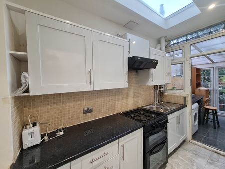 Room in a Shared House, Langham Road, N15 - Photo 5