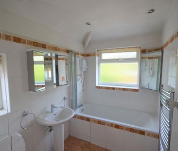 4 bedroom semi-detached house to rent - Photo 5