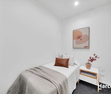 Stylish Two Bedroom Apartment - Photo 5
