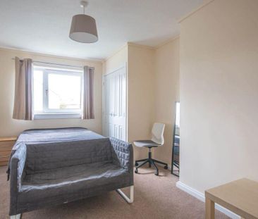 4 bedroom flat share to rent - Photo 6