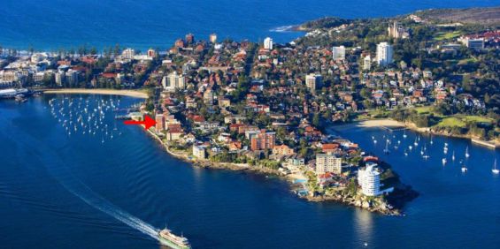 Absolute Waterfront Luxury Apartment Set to a Mesmerising 180-Degree Harbour Panorama - Photo 3