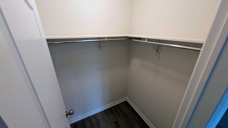 For Lease - 10 Moore's Court, Markham, Ontario - Photo 3