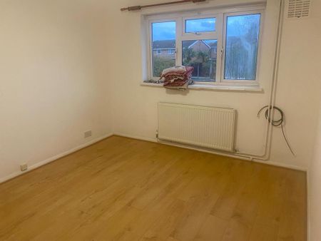 3 bedroom flat to rent - Photo 4