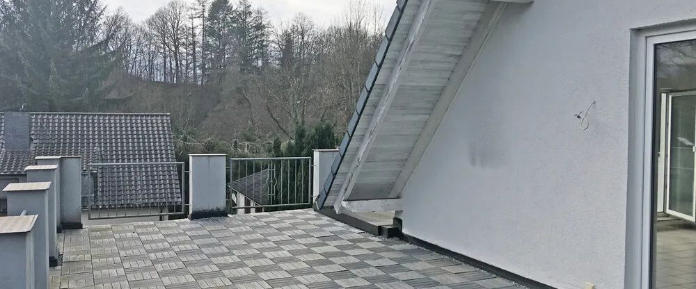 Dachgeschosswohnung mit Extras! - Foto 1