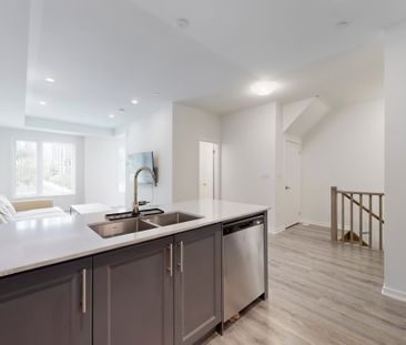 For Lease - 100 Honeycrisp Crescent Unit# TH 350, Vaughan, Ontario - Photo 2