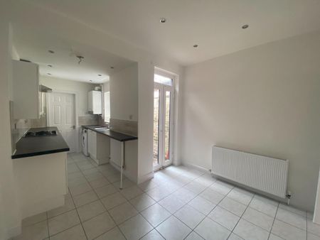 2 bedroom House To Let - Photo 2