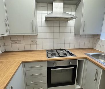 2 bedroom end of terrace house to rent - Photo 4