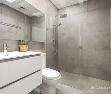 1/53 Norman street, Ivanhoe, Vic 3079 - Photo 3