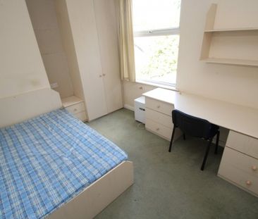 9 Bed - Estcourt Terrace, Headingley, Leeds - Photo 4