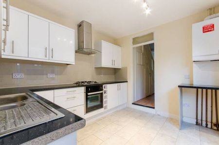 Room in a Shared House, Birkbeck Road, N17 - Photo 2