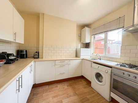2 bedroom terraced house to rent - Photo 5