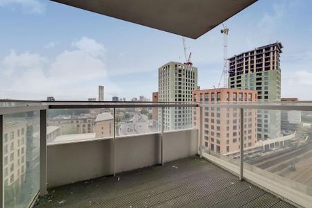3 bedroom flat to rent - Photo 2
