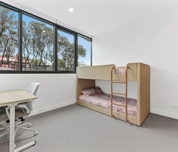 Premium Two-Bedroom Luxury Apartment close to all Amenities - Photo 3