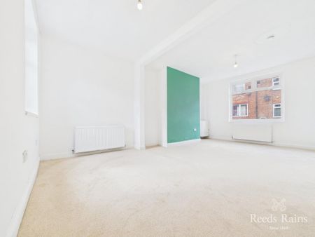 3 bedroom terraced house to rent - Photo 2