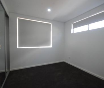 Near New 3 Bedroom Apartment!!! Luxury Living!!! - Photo 6