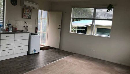 Granny Flat - one bedroom Cockle Bay - Photo 3