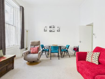 1 bedroom flat to rent - Photo 2