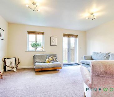 4 bedroom semi-detached house to rent - Photo 1