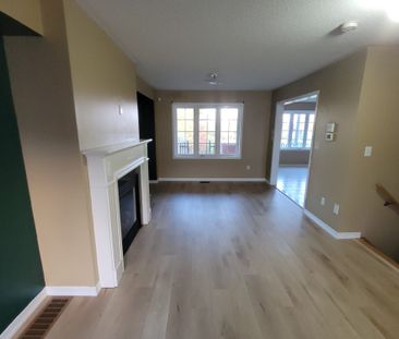 For Lease - 3045 Gladeside Avenue Unit# 2, Oakville, Ontario - Photo 3