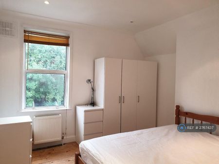 3 bedroom flat to rent - Photo 3
