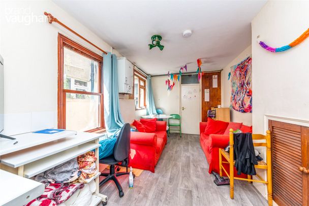 6 bedroom terraced house to rent - Photo 1