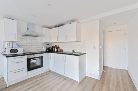 5 bedroom end of terrace house to rent - Photo 5