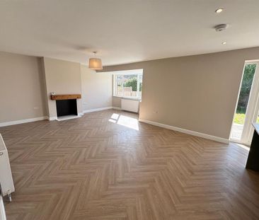 3 bedroom semi-detached bungalow to rent - Photo 3