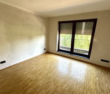 Sofort frei! Exklusives Penthouse mit großzügiger Dachterrasse! - Photo 1