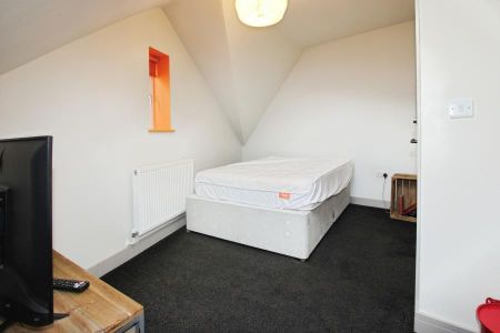 5 bedroom townhouse to rent - Photo 4