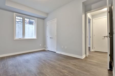 For Lease - 2 Steckley House Lane Unit# 906, Richmond Hill, Ontario - Photo 4