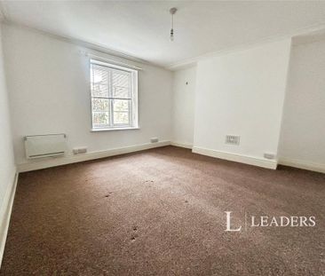 Studio to rent - Photo 3