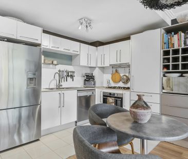 MODERN APARTMENT WITH MASSIVE PRIVATE OUTDOOR DECK - Photo 3