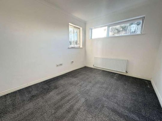 Laleham Road, Shepperton, TW17 - Photo 1