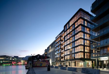 Water facing Two bedroom apartment @ Opus, 6 Hanover Quay, Grand Canal Dock, Dublin 2. - Photo 2