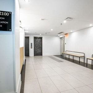 Studio - 2100 Boulevard De Maisonneuve West, Montréal - Photo 2