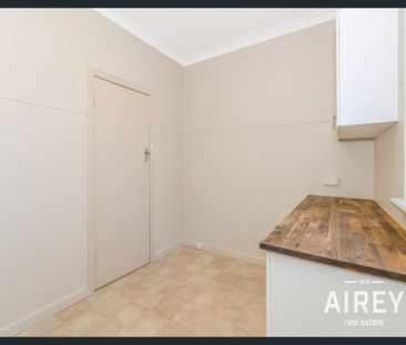 Cosy & convenient two bedroom in amazing location! - Photo 4
