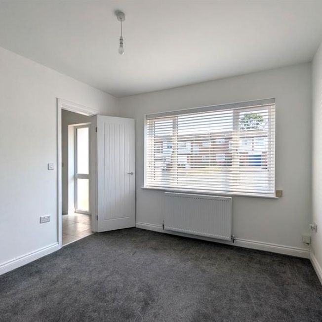 3 Bedroom Terraced To Let - Photo 1