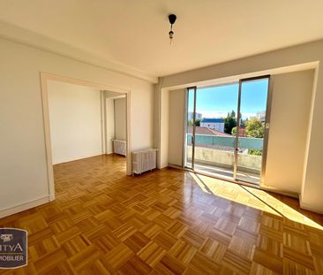 Location Appartement 4 pièces 69m² BOURG EN BRESSE 01000 - Photo 2