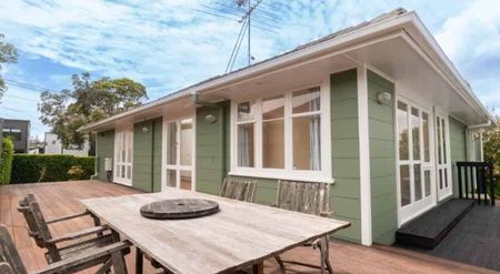 Character family home - Photo 2