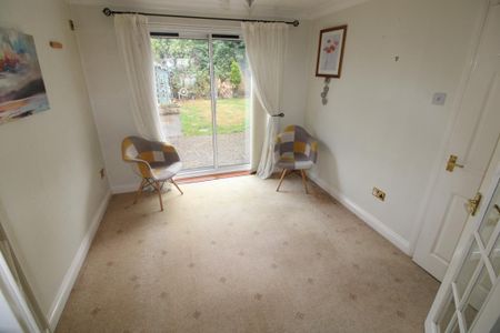 4 bedroom detached house to rent - Photo 4