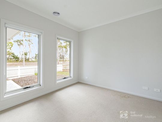Spacious Family Living in the Heart of Eynesbury - Photo 1