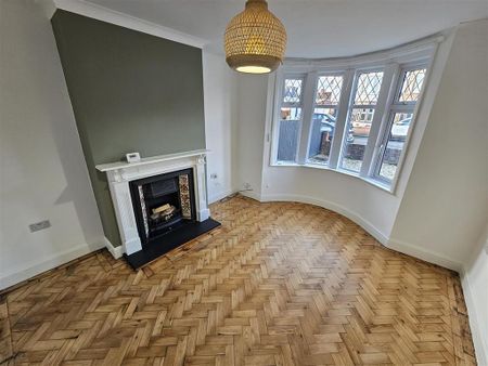 4 bedroom semi-detached house to rent - Photo 2