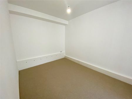 Fore Street, Chard, Somerset, TA20 - Photo 3