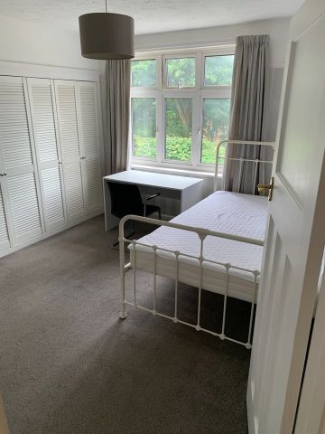 4 Bed Terraced House, Elm Park, BS34 - Photo 3