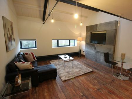 Flat to rent on - Photo 2