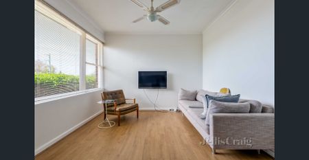 Renovated One Bedroom Apartment In The Heart Of Richmond - Photo 5