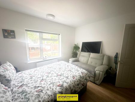 2 bedroom maisonette to rent - Photo 4